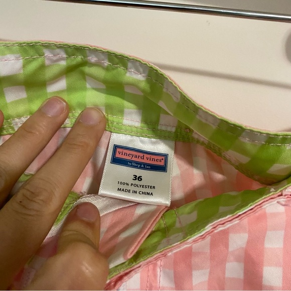 Vineyard Vines Light Pink Checkered Swim Shorts size 36 - Picture 5 of 8